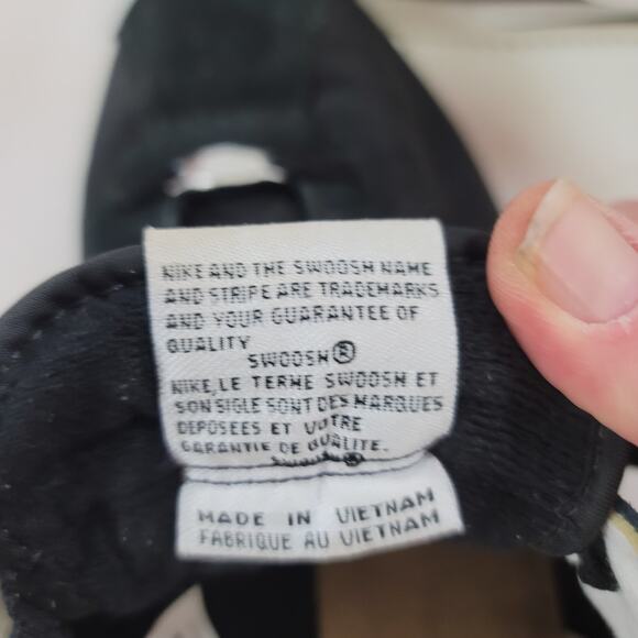 Nike 317249-012 Cortez Basic Nylon 2010 Size 13 Black White PreOwned Kendrick main image 4